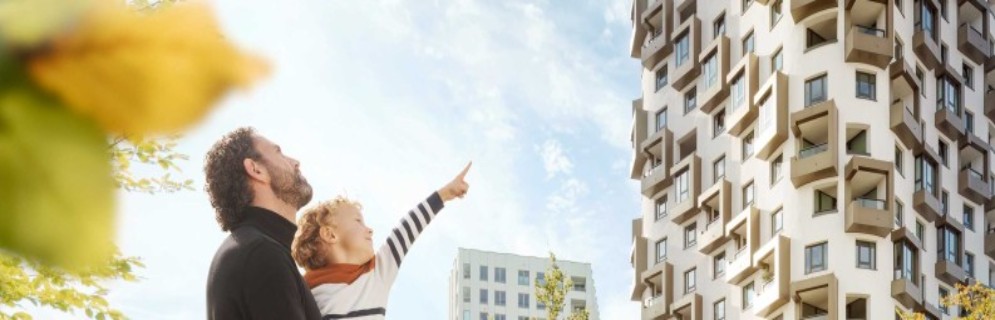 man_child_building_banner_large_title